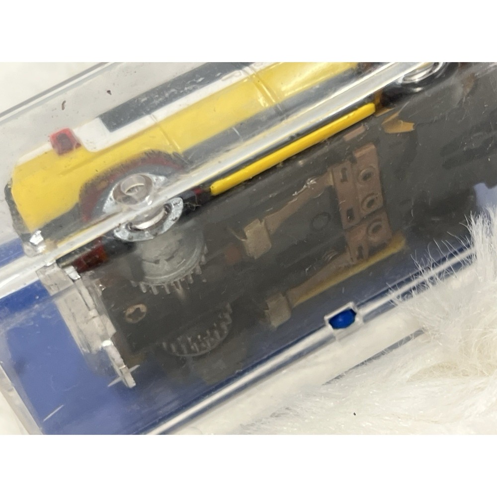 Ideal TCR Ford Econoline Van Slot-Less Slot Car Yellow - Picture 5 of 5